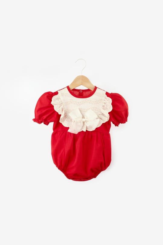 KIRMIZI KISA KOLLU FİSTO DETAYLI FİYONKLU PAMUKLU KIZ BEBEK ROMPER - SALOPET