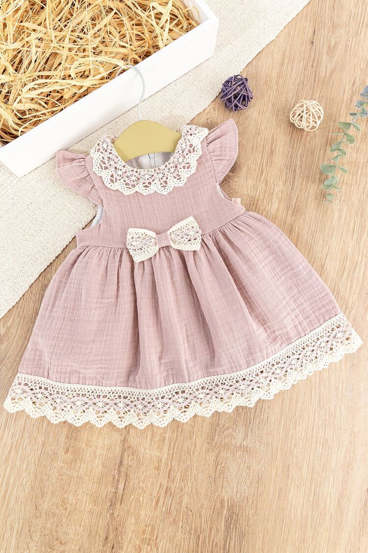 KIZ BEBEK PAMUKLU DANTEL FİYONK DETAYLI MÜSLİN ELBİSE 9-24 AY