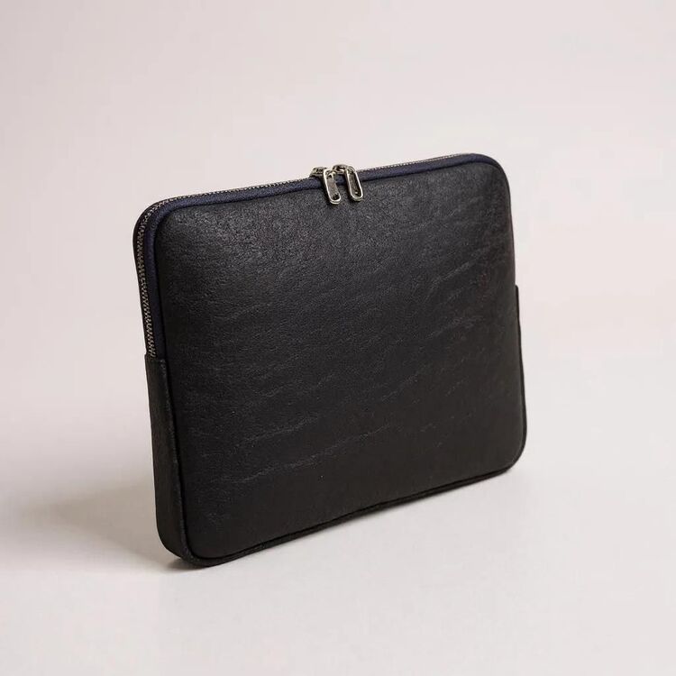 Macbook kılıfı