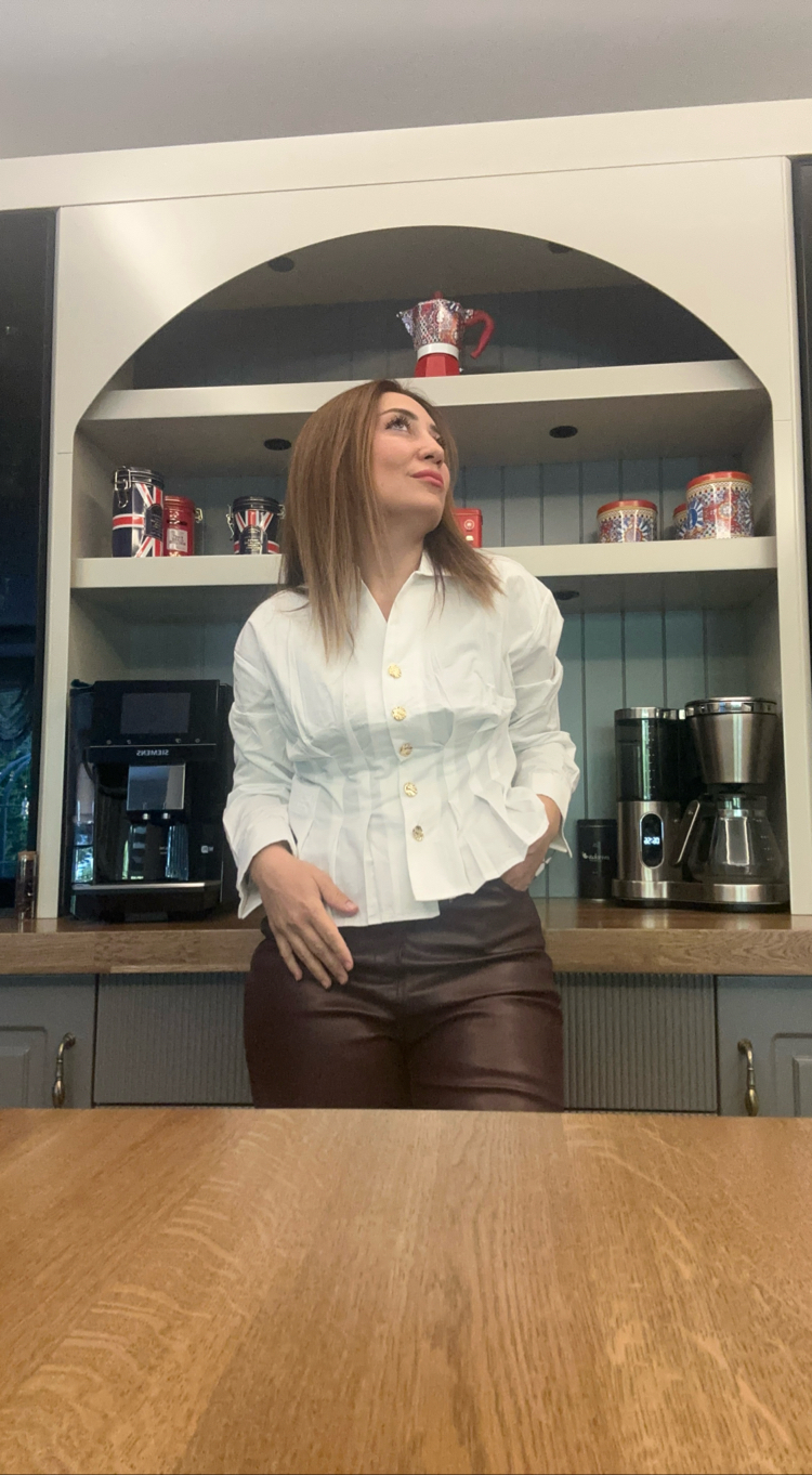 Beyaz gömlek