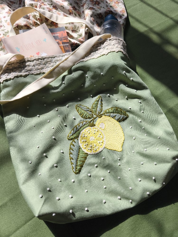 Dantel detaylı, punch limon nakışlı çanta