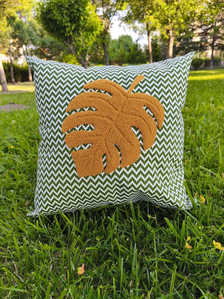Monstera ( Deve Tabanı) Deseni Punch Nakışı Kırlent