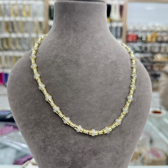 Marka Model Kolye