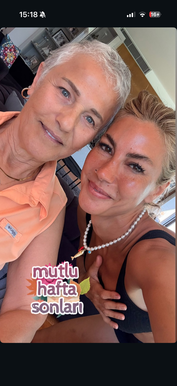 Çağla Şikel kolyesi