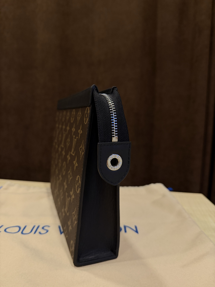 Louis Vuitton Clutch +