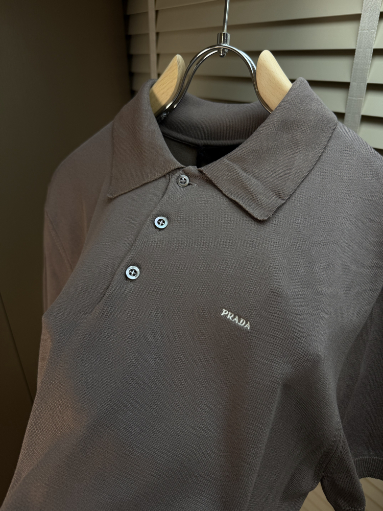 Prada Polo Yaka