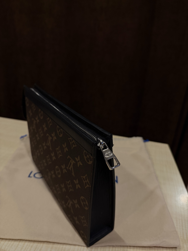 Louis Vuitton Clutch +