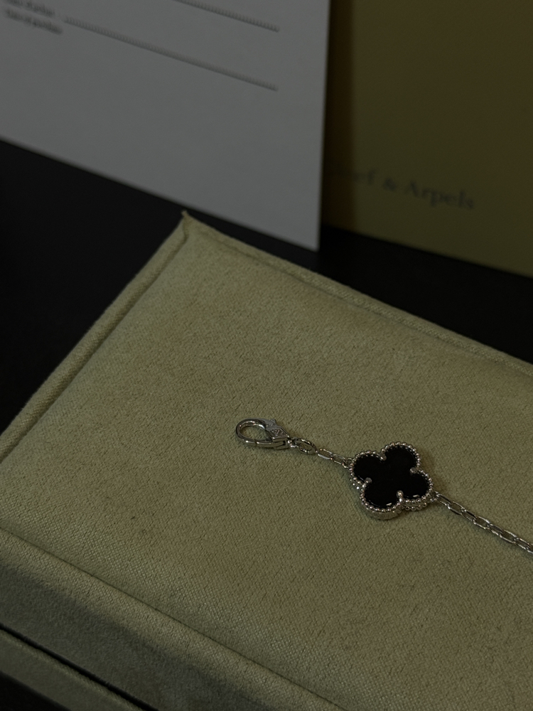 Van Cleef Gümüş Siyah