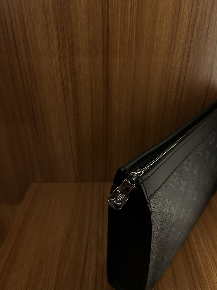 Louis Vuitton Clutch