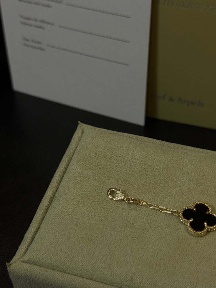 Van Cleef Siyah (Gold Zincir)