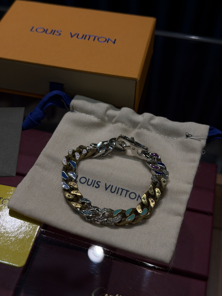 Louis Vuitton Chain