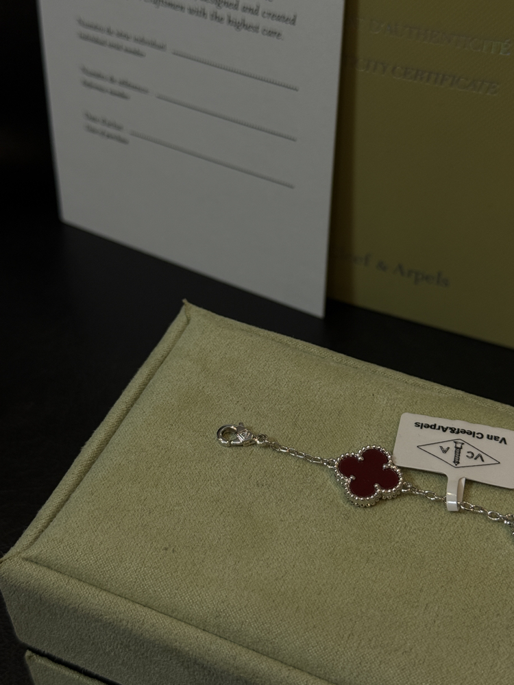 Van Cleef Kırmızı