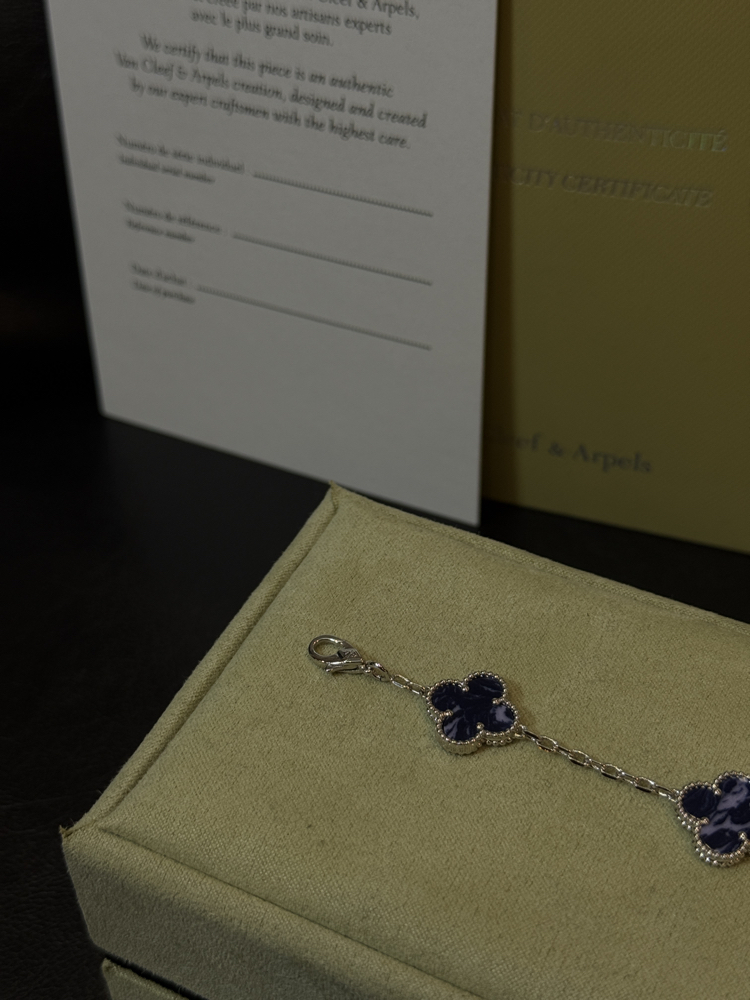 Van Cleef Lacivert