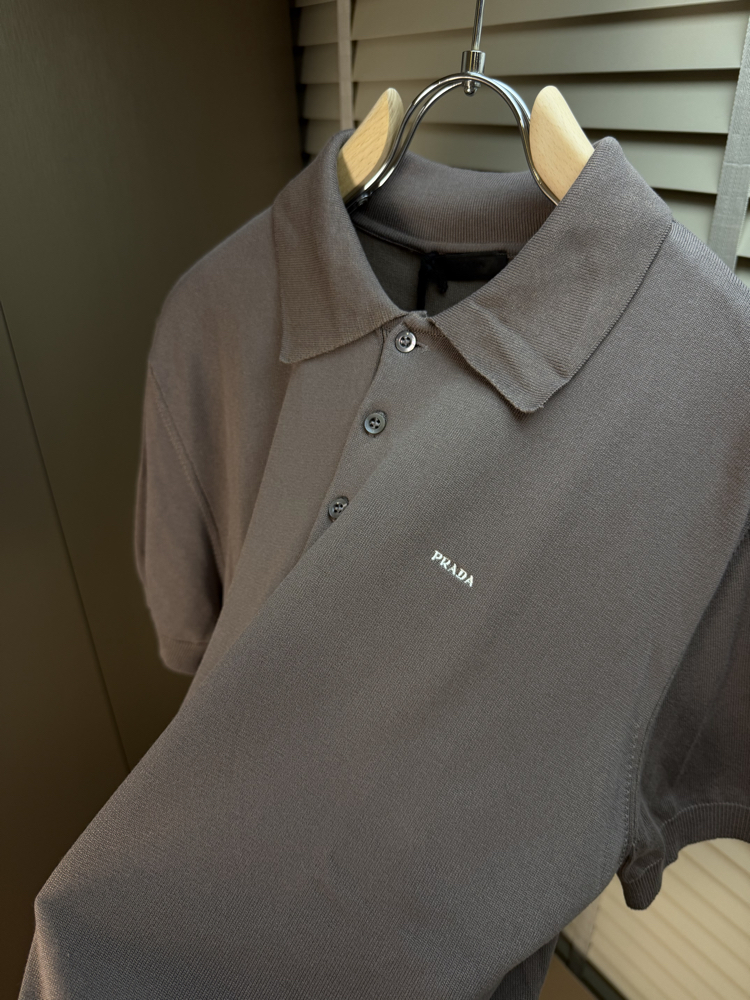 Prada Polo Yaka