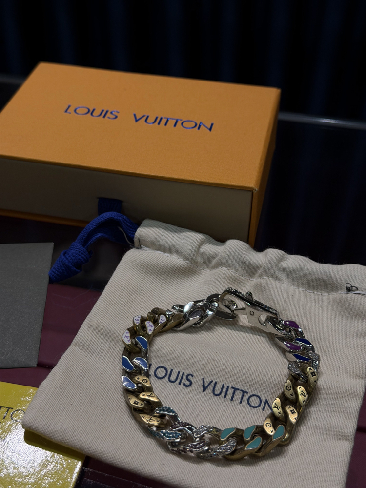 Louis Vuitton Chain