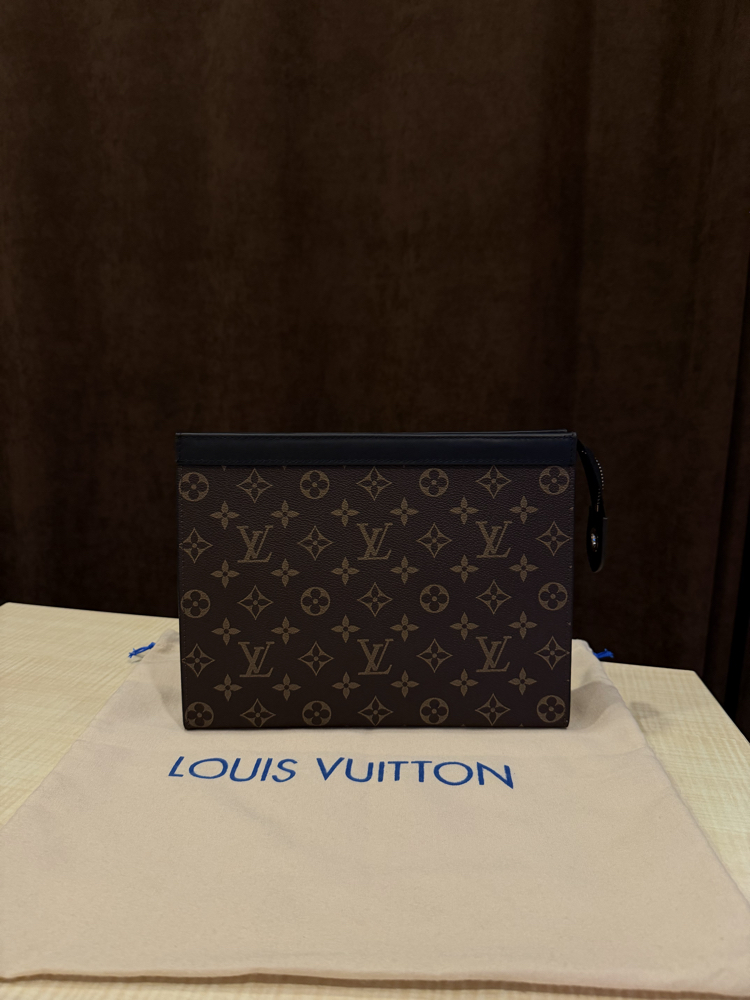Louis Vuitton Clutch +