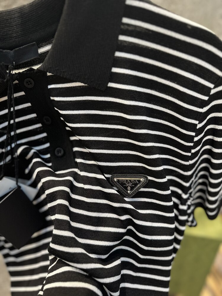 Prada Metal Armalı Çizgili Triko Yaka T-Shirt