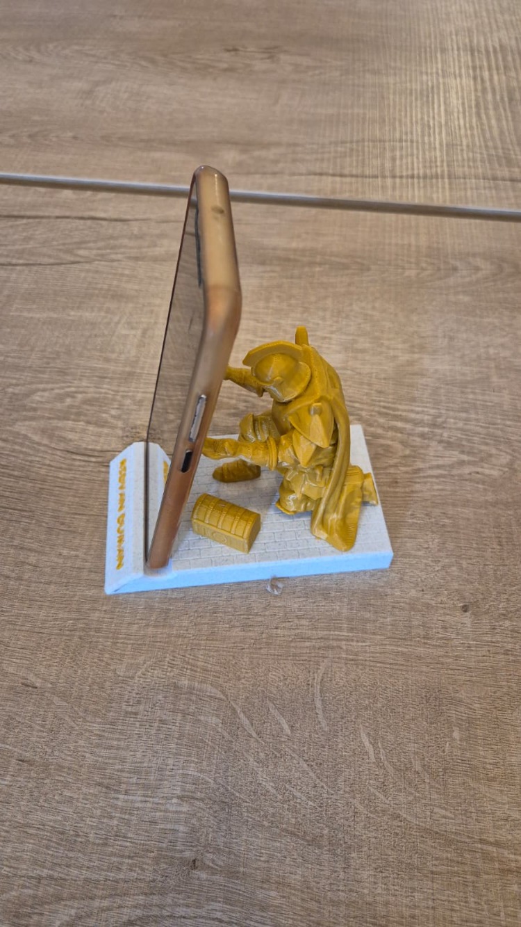 3D Baskı İsme Özel Gümüş Renk Kalem & Telefon Tutan Şövalye