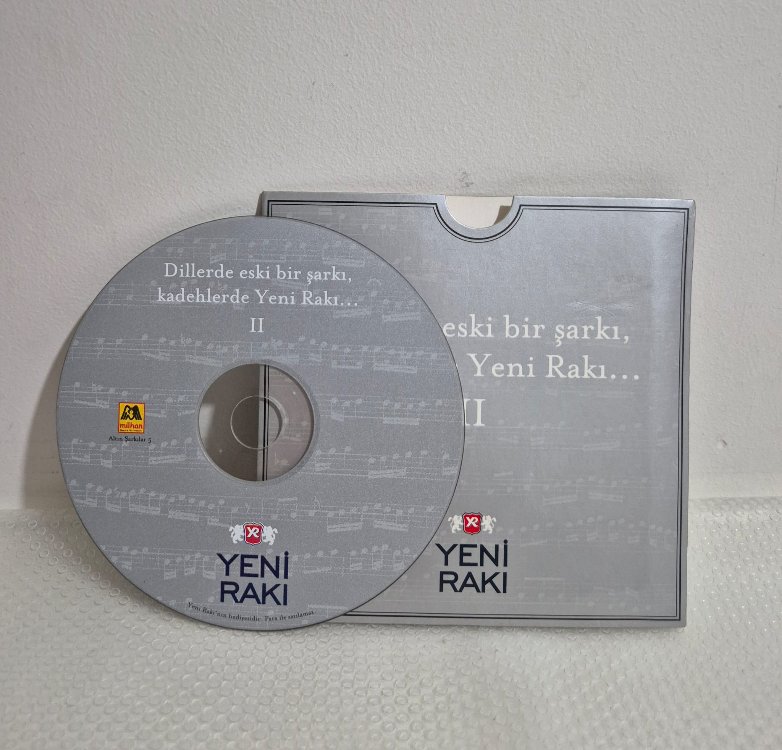 YENİ RAKI MÜZİK CD'Sİ - DİLLERDE ESKİ BİR ŞARKI, KADEHLERDE YENİ RAKI