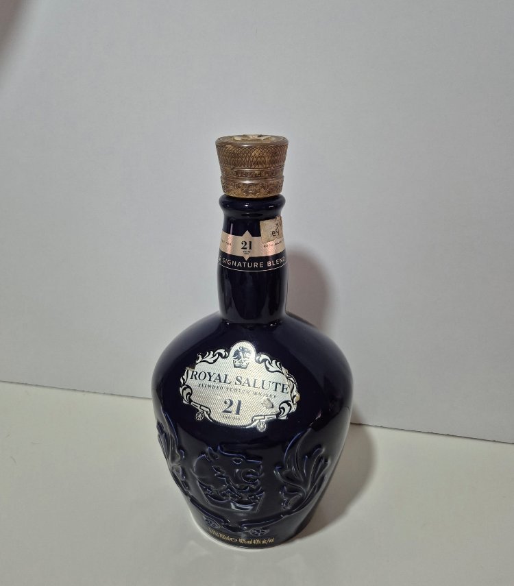 ROYAL SALUTE 21 YEARS BOŞ PORSELEN ŞİŞE 70 cl