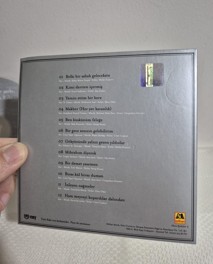 YENİ RAKI MÜZİK CD'Sİ - DİLLERDE ESKİ BİR ŞARKI, KADEHLERDE YENİ RAKI