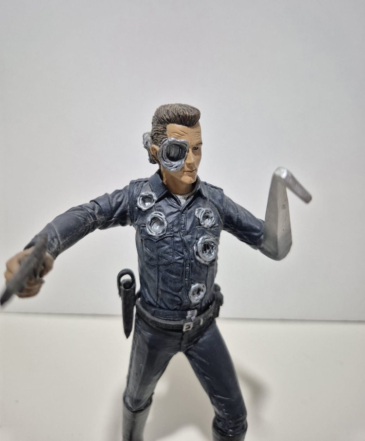 TERMİNATOR T-1000 MOVIE MANIACS 2001 YILI FİGÜRÜ