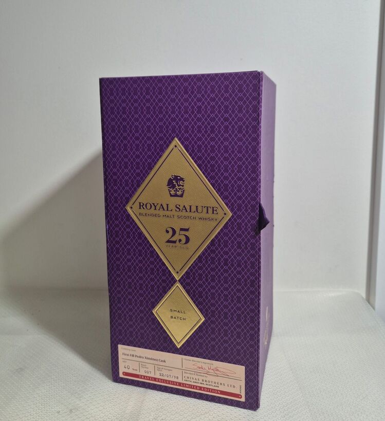 ROYAL SALUTE 25 YEARS TRAVEL EXCLUSIVE LIMITED EDITION - 70 cl BOŞ ŞİŞESİ ve KUTUSU