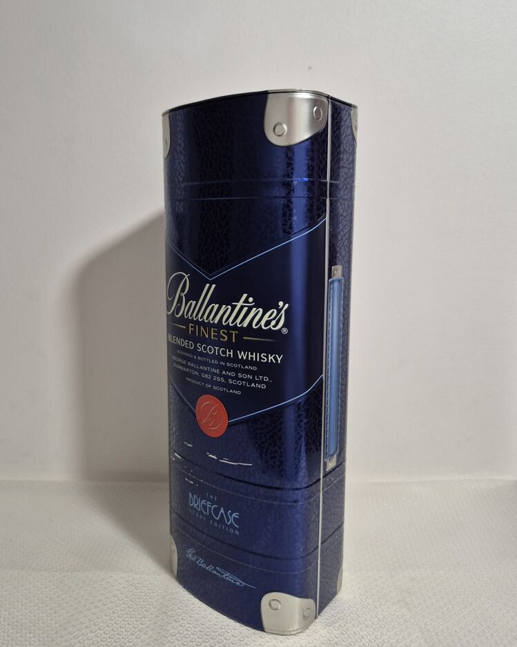 BALLENTINES METAL ŞİŞE KUTUSU
70 cl