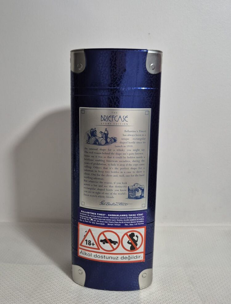 BALLENTINES METAL ŞİŞE KUTUSU
70 cl