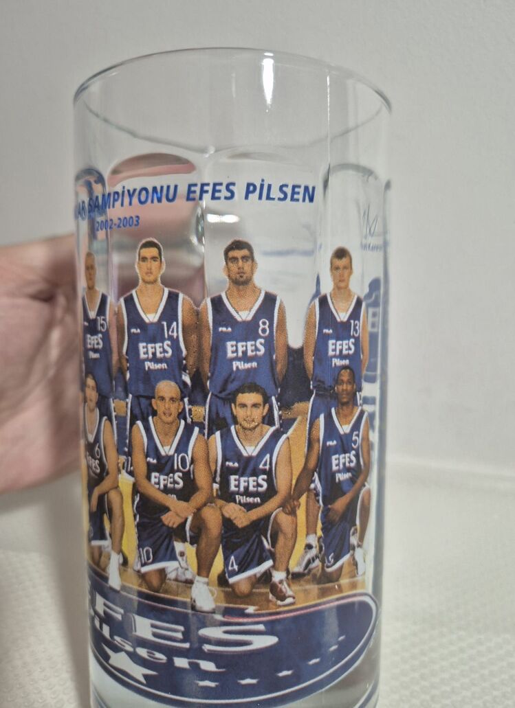 EFES PİLSEN 2002-2003 SEZONU BASKETBOL TAKIMI BİRA KUPASI 70 cl