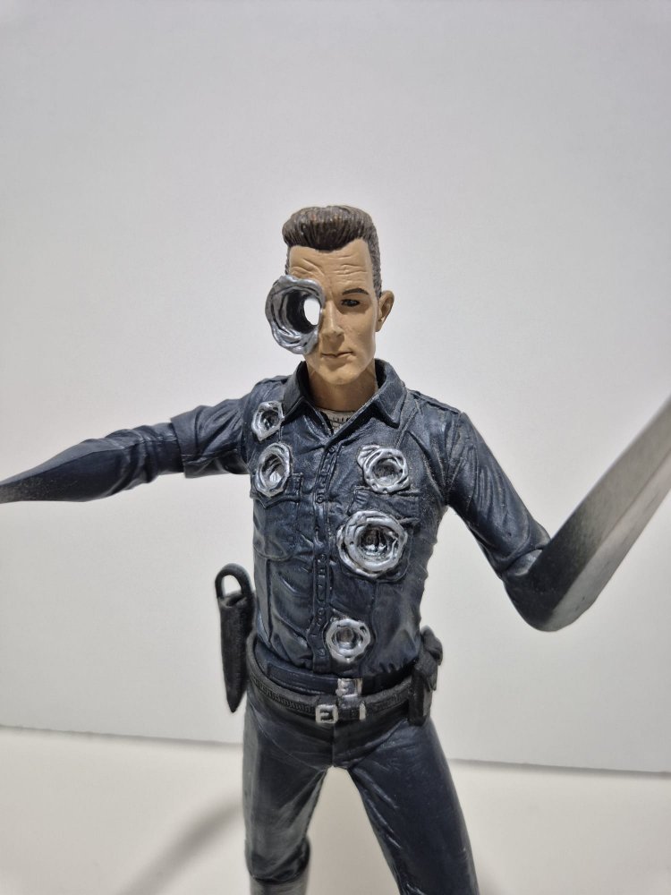 TERMİNATOR T-1000 MOVIE MANIACS 2001 YILI FİGÜRÜ