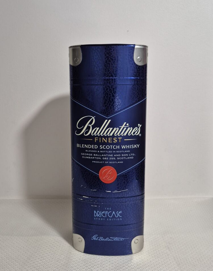 BALLENTINES METAL ŞİŞE KUTUSU
70 cl