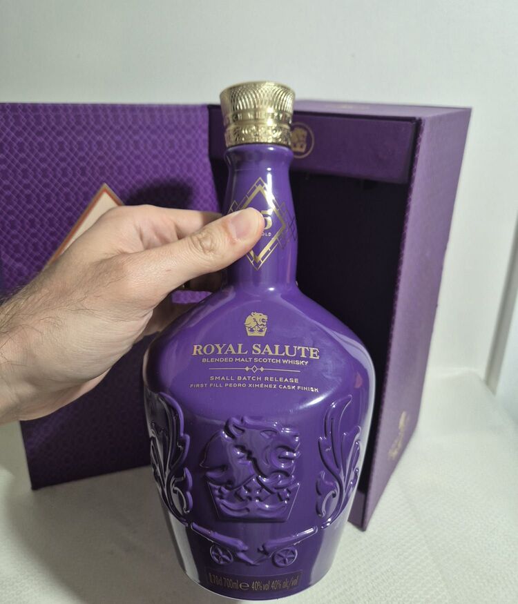 ROYAL SALUTE 25 YEARS TRAVEL EXCLUSIVE LIMITED EDITION - 70 cl BOŞ ŞİŞESİ ve KUTUSU