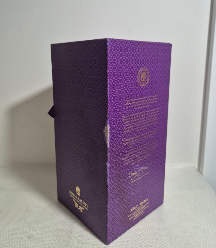 ROYAL SALUTE 25 YEARS TRAVEL EXCLUSIVE LIMITED EDITION - 70 cl BOŞ ŞİŞESİ ve KUTUSU
