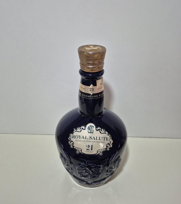 ROYAL SALUTE 21 YEARS BOŞ PORSELEN ŞİŞE 70 cl