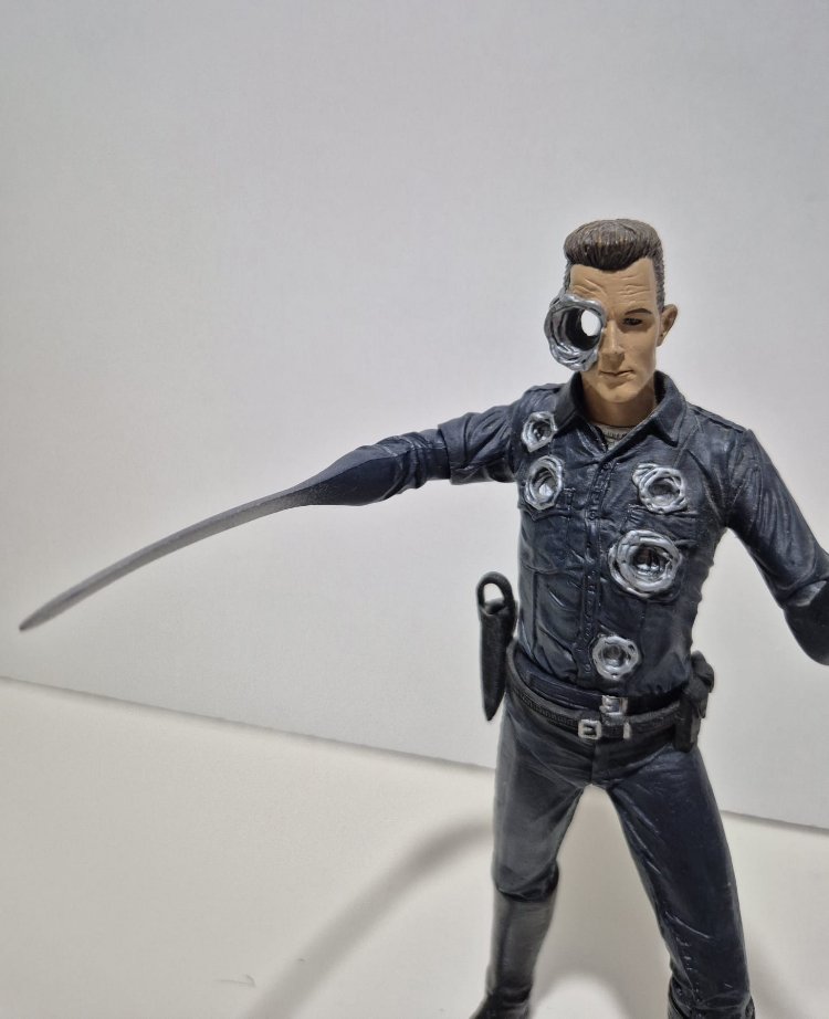 TERMİNATOR T-1000 MOVIE MANIACS 2001 YILI FİGÜRÜ