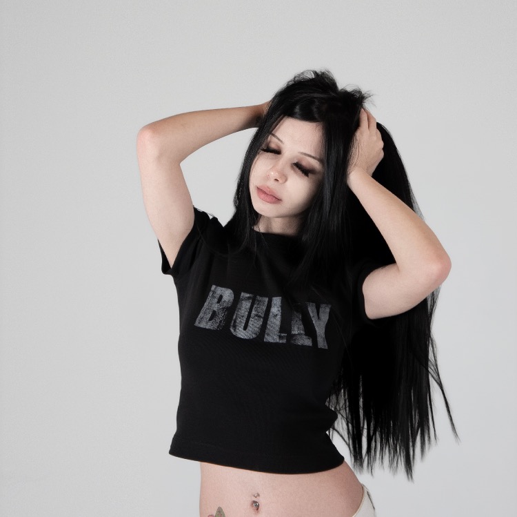 BULLY BABY TEE