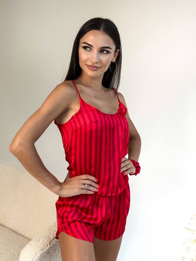  kırmızı çizgili askılı pijama takımı