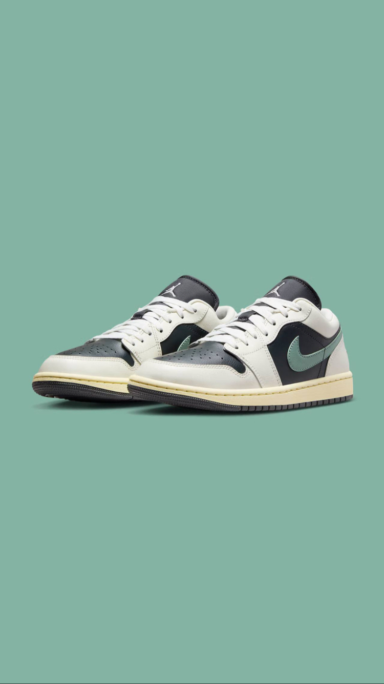 Nike Air Jordan 1 Low “ Anthracite Jade Smoke “
