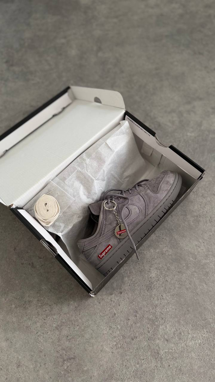 Supreme x Nike Sb Dunk Low  “Grey’’