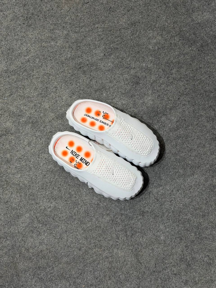 Nike Mind 001
