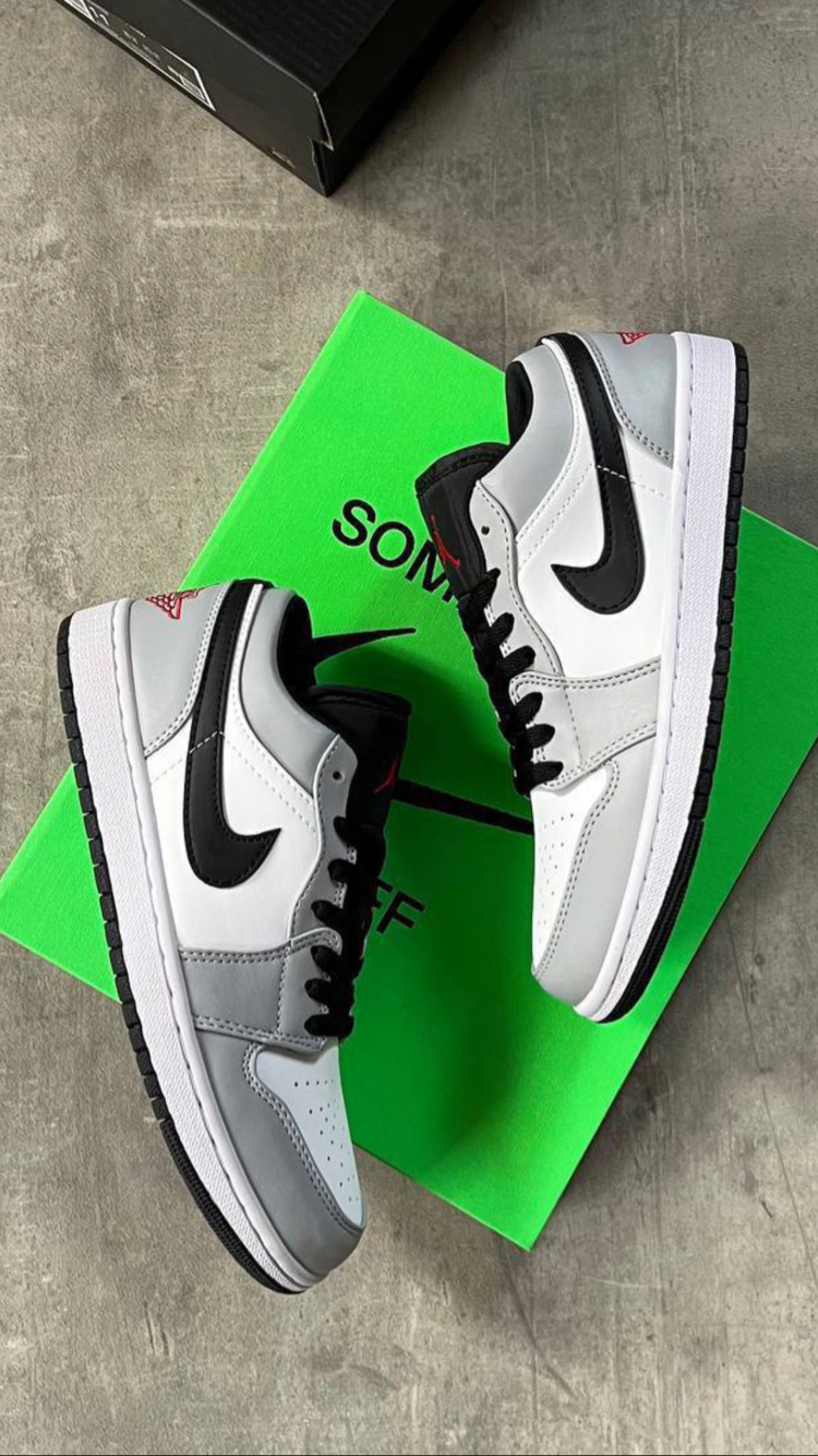 Air Jordan 1 Low “ Light Smoke Grey