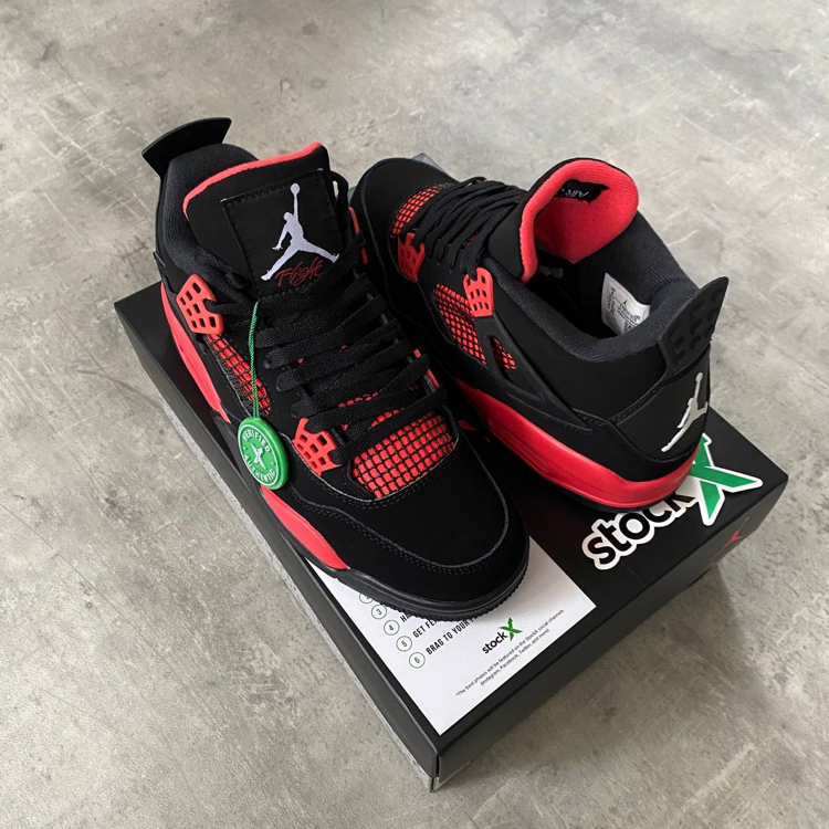 Air Jordan 4 Retro “Red THUNDER”