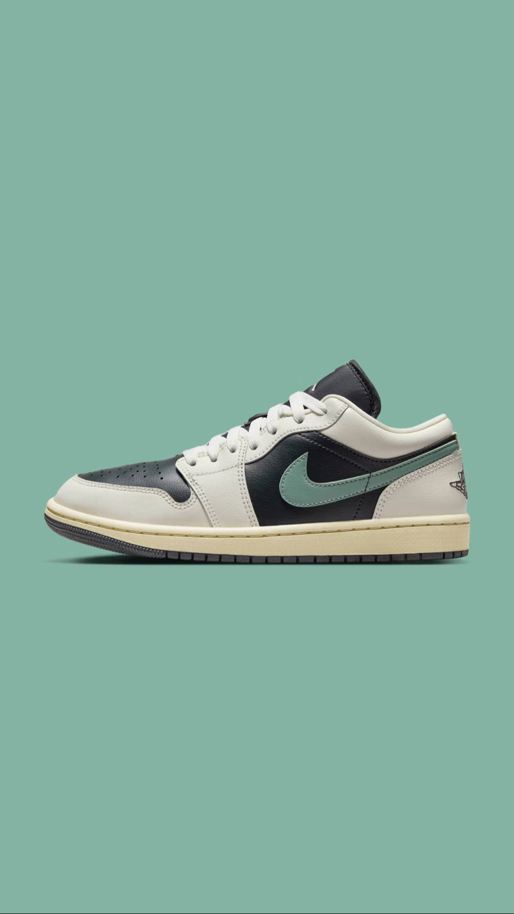 Nike Air Jordan 1 Low “ Anthracite Jade Smoke “