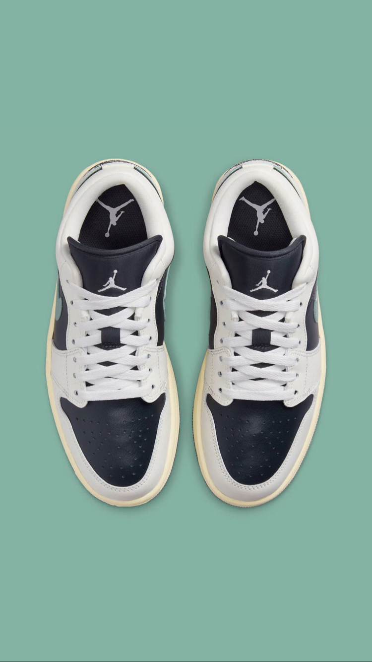 Nike Air Jordan 1 Low “ Anthracite Jade Smoke “