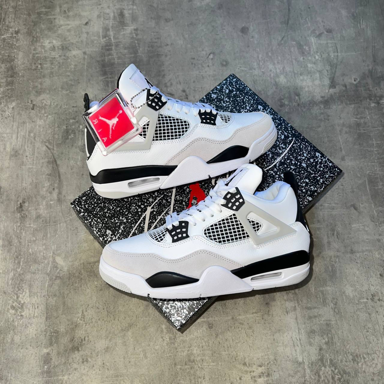 AİR  JORDAN 4 RETRO 