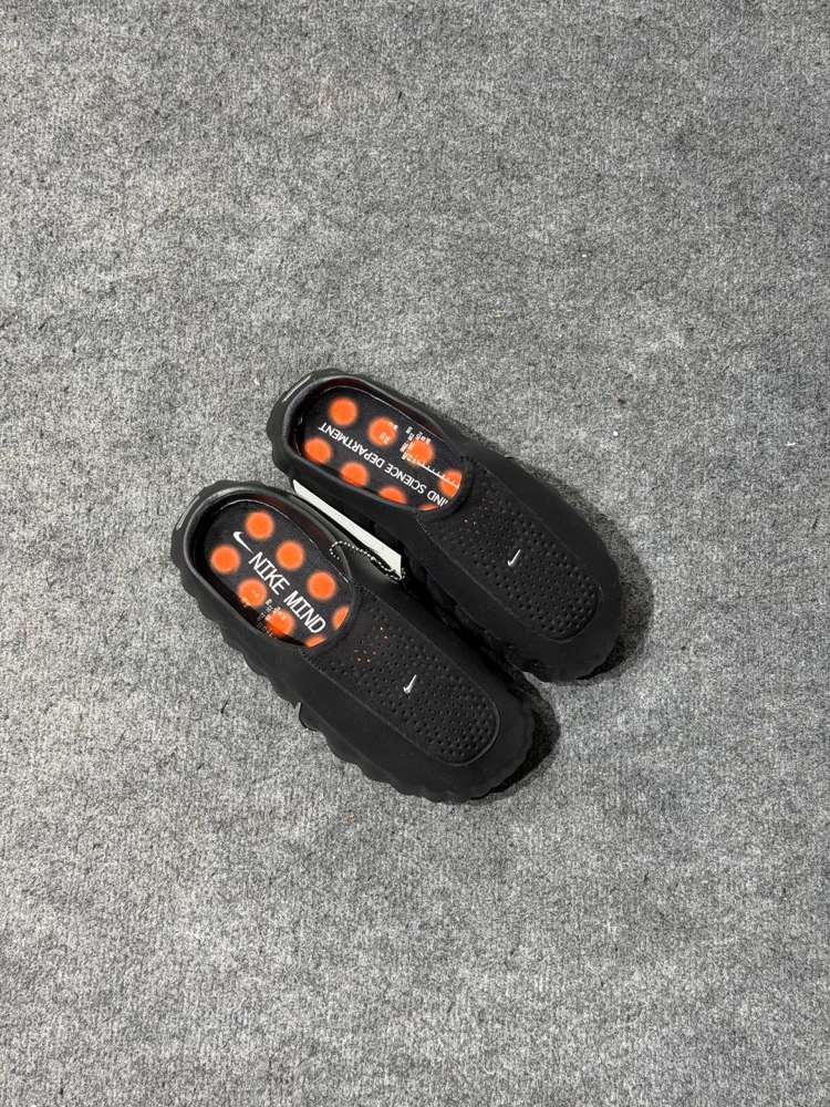 Nike Mind 001