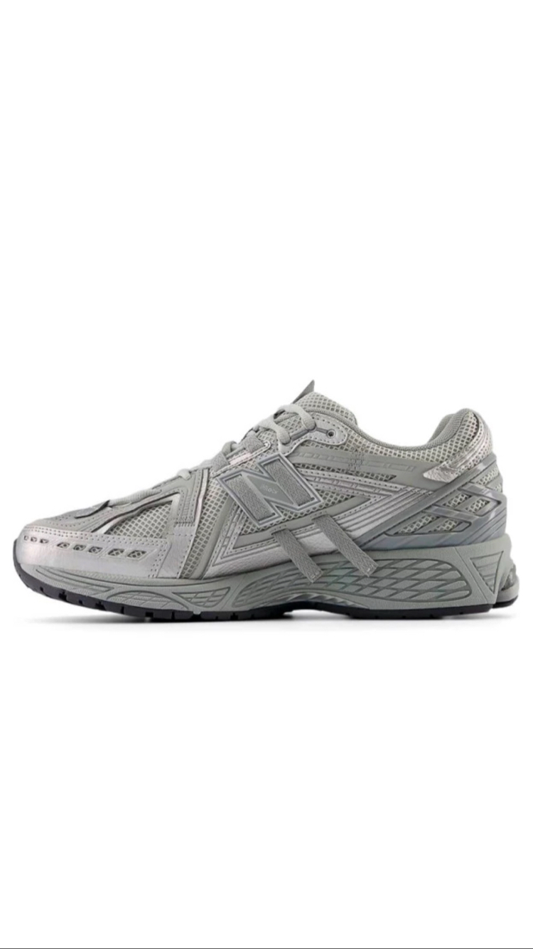 New Balance “1906A - Concrete Silver”