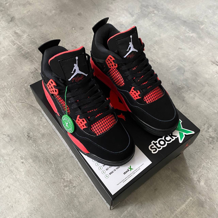 Air Jordan 4 Retro “Red THUNDER”