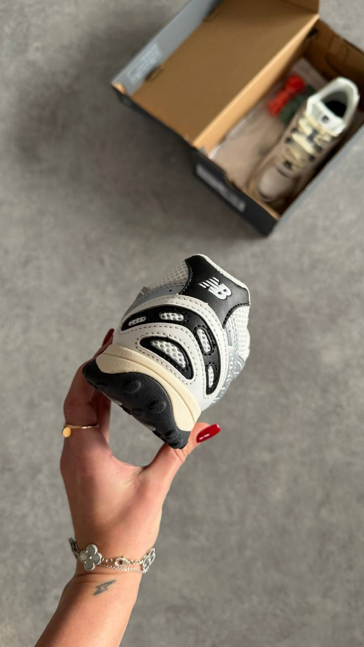 New Balance 204L Silver Metallic